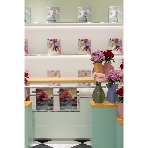 PRADA Flower Activation Vase - Picture 9 of 9